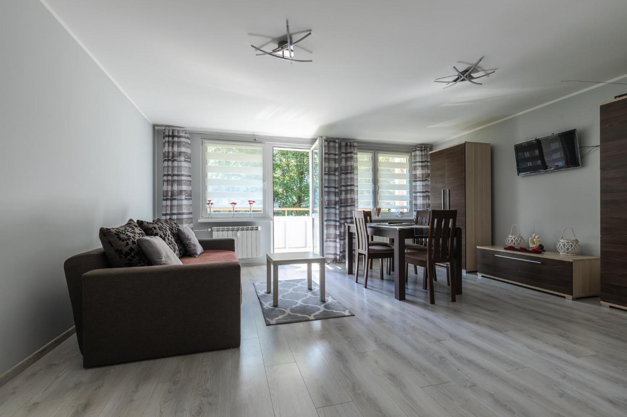 Apartament Przy Termach Cieplickich Julcia Jelenia Gora Exterior photo